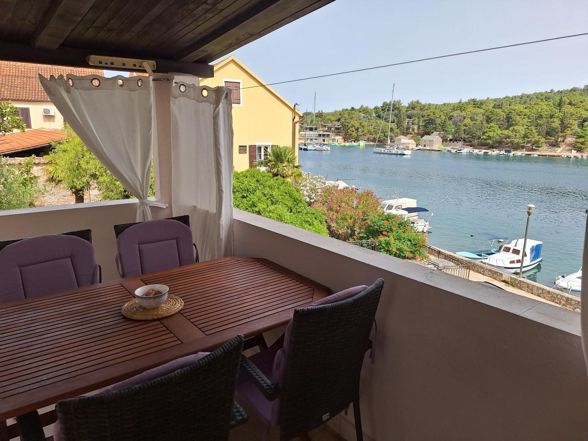 Two-Bedroom Apartment With Sea View,Big Terrase And Garden Стари Град Экстерьер фото